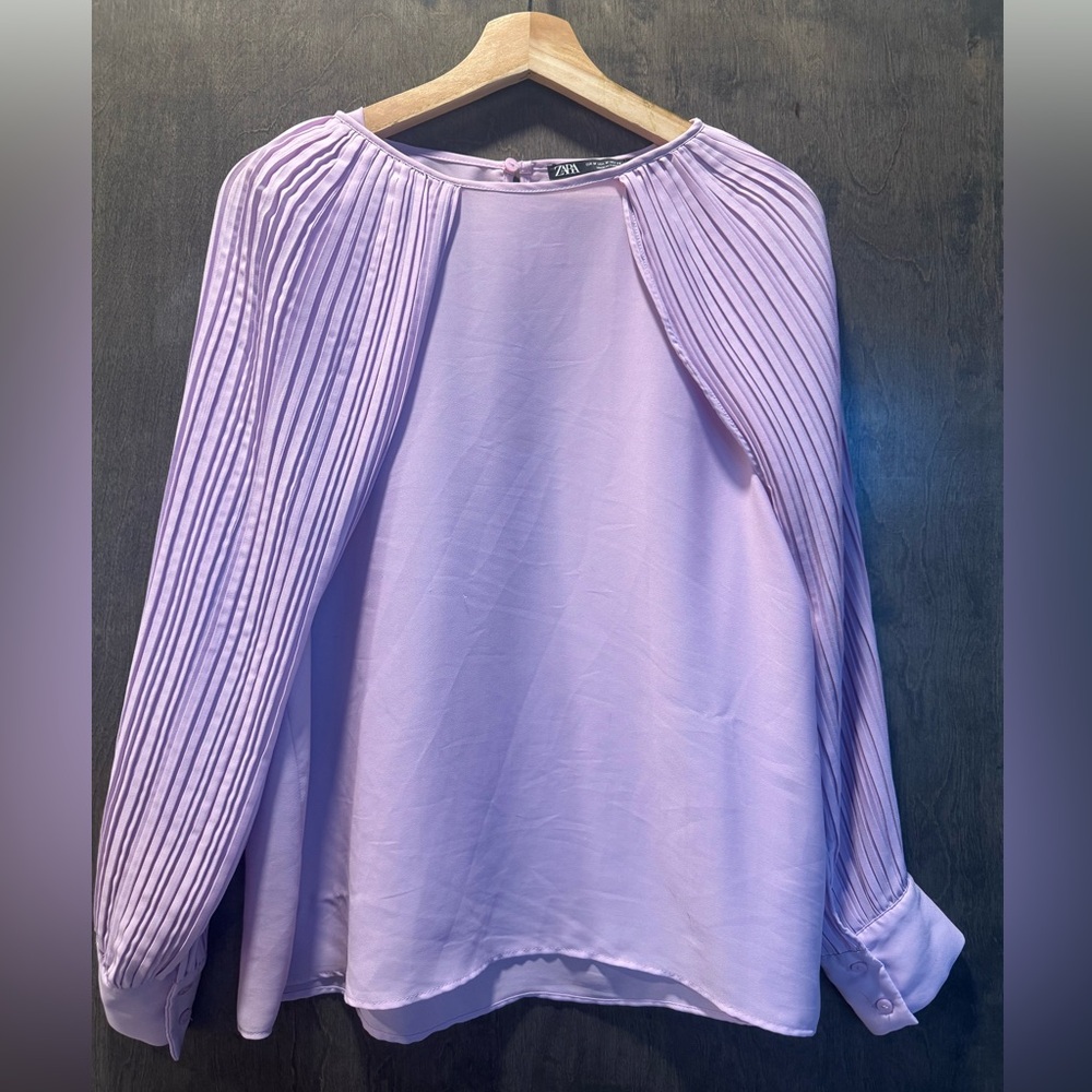 Zara Women's Light Purple Pleated Cape Sleeve Blouse